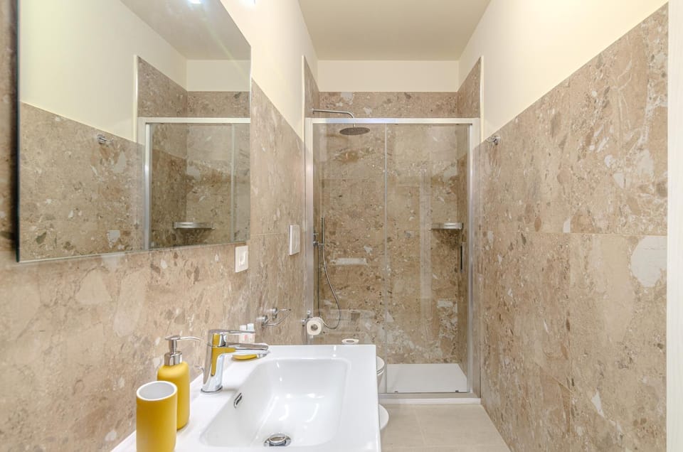 Shower, Bathroom, towels