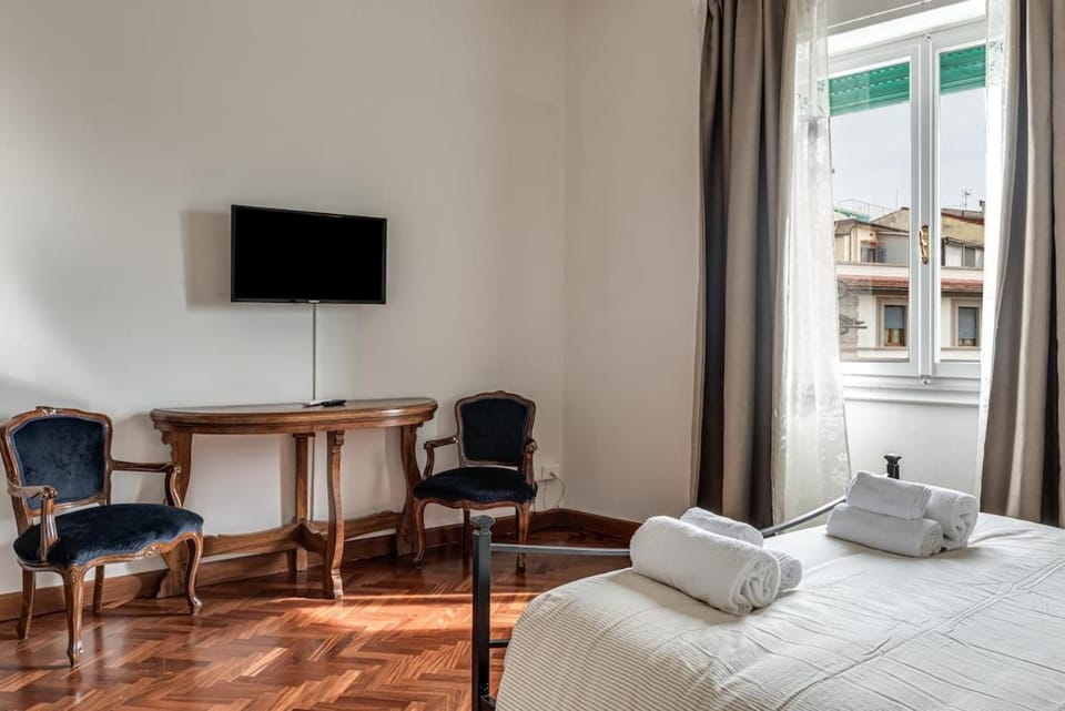 Domus Monaco-1step from Duomo-Florence city center Apartment in Florence