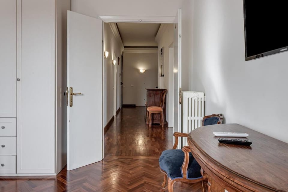 Domus Monaco-1step from Duomo-Florence city center Apartment in Florence