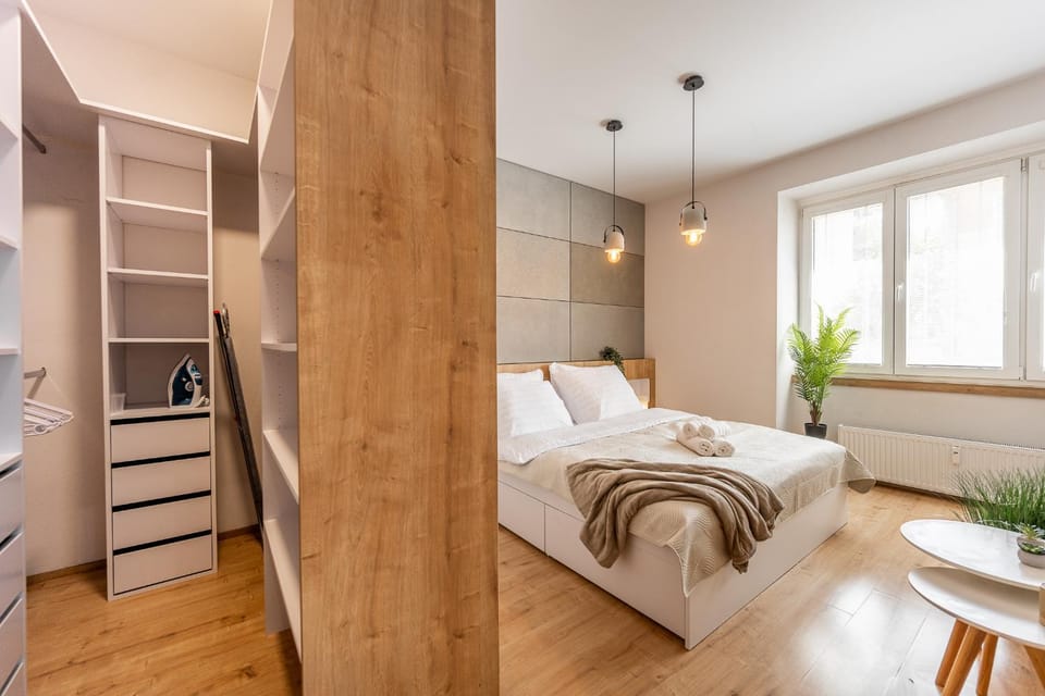 Bedroom, wardrobe