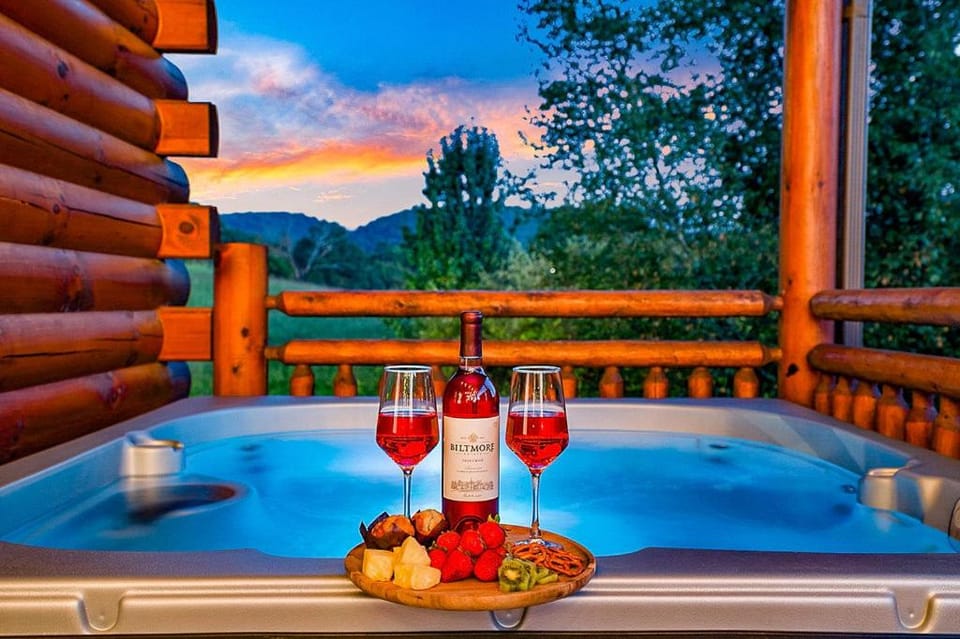 Heated 84F Pool Views Game Room Hot Tub Chalet in Pigeon Forge