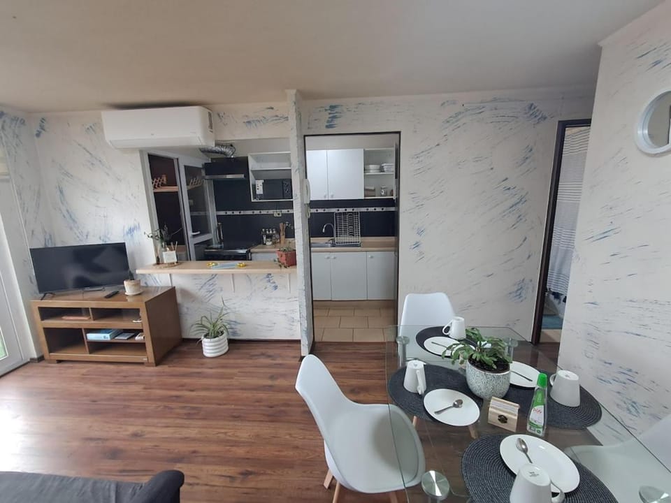 Departamento en sector centro, hasta 4 personas más estacionamiento Apartment in Temuco