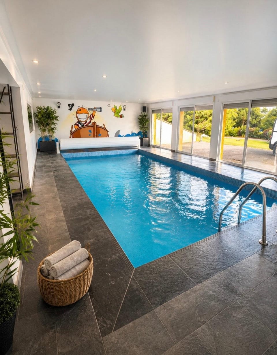 Pool view, Swimming pool
