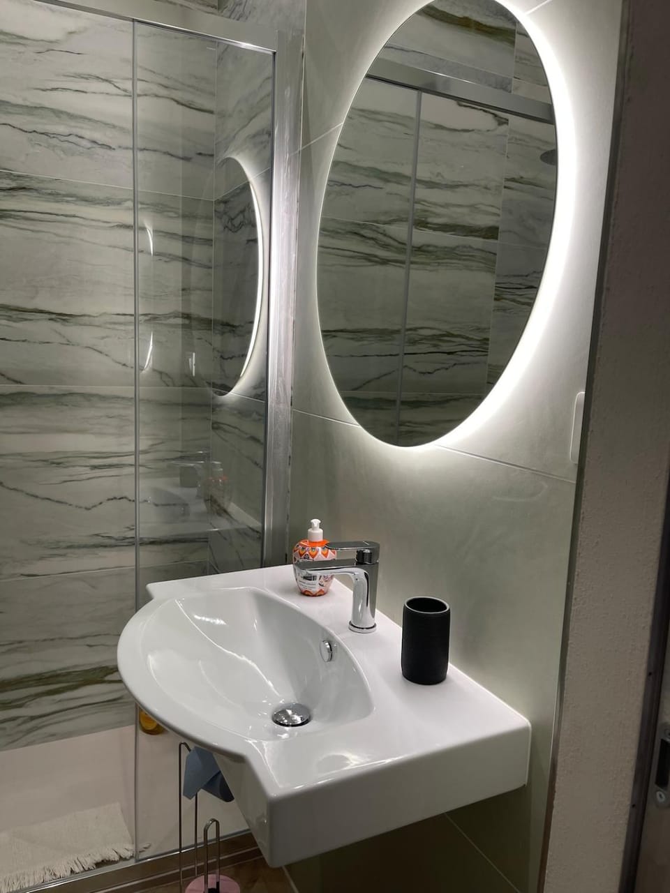 Chagall Champagne Apartment in Asti