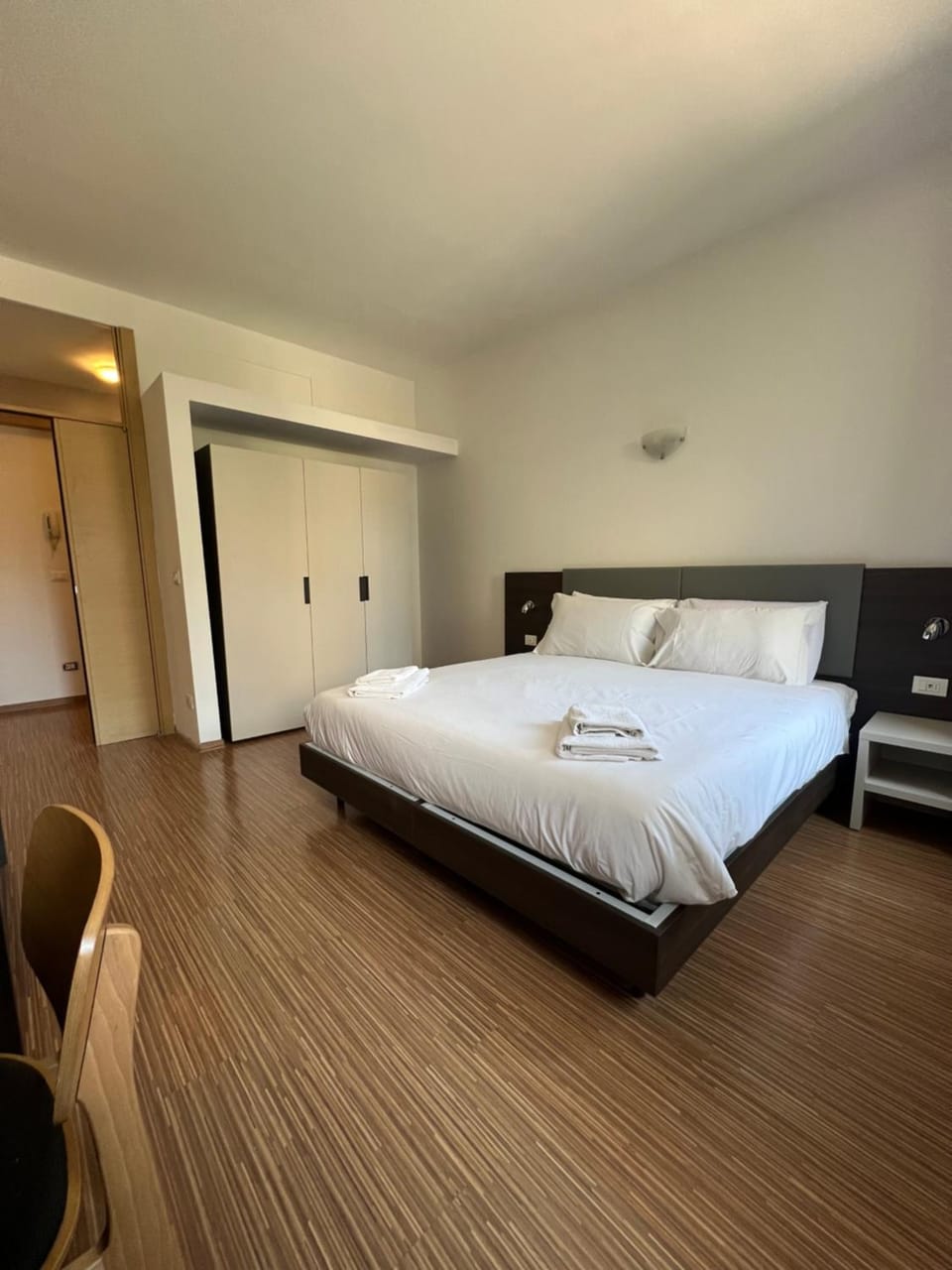 3 Venice rooms Hotel,Piazza Ferretto, M9 Museum, Duomo,Teatro Toniolo, Airport, Wi Fi, Central City, Family, Group Friends Apartment in Venice