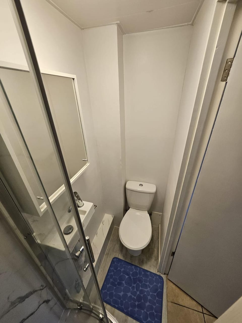 Porthleven Studio Apartment in Milton Keynes
