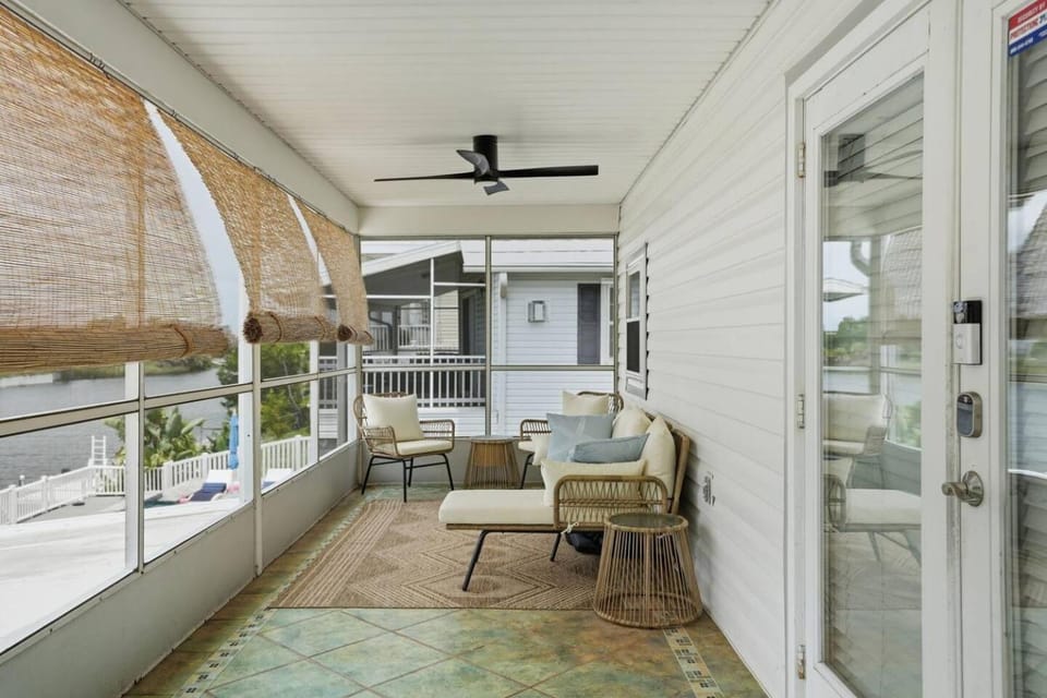Coastal Waterfront Retreat by Beach Dream Catcher House in Hernando Beach