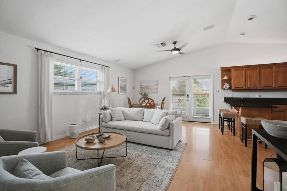 Coastal Waterfront Retreat by Beach Dream Catcher House in Hernando Beach
