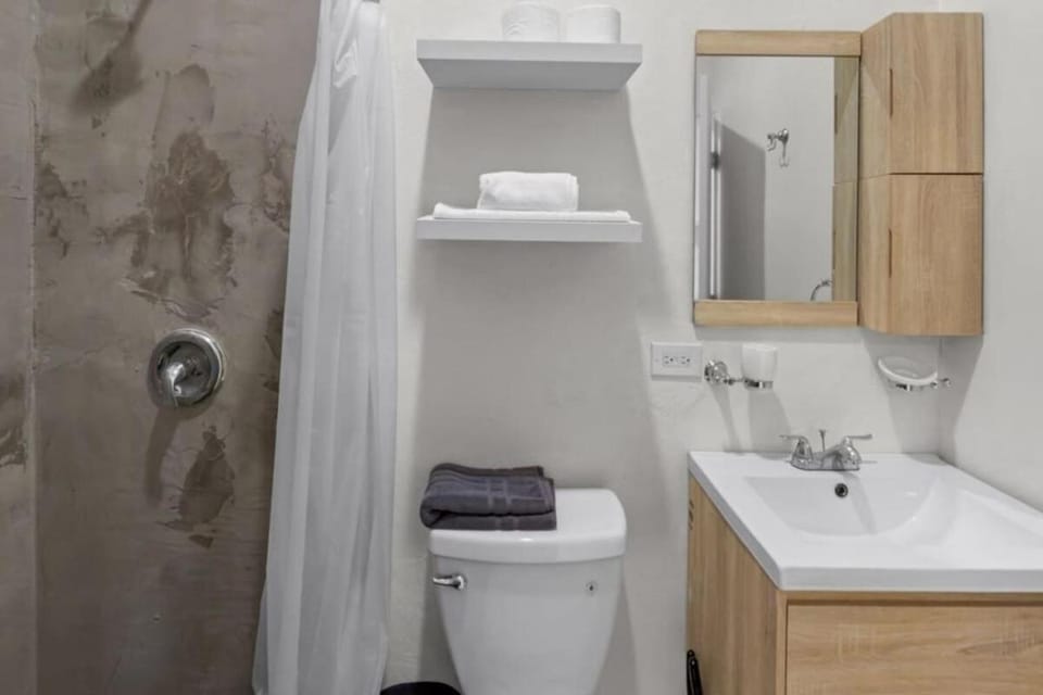 Casa Magnolia Apt 4 Santurce Multifamily House Apartment in San Juan