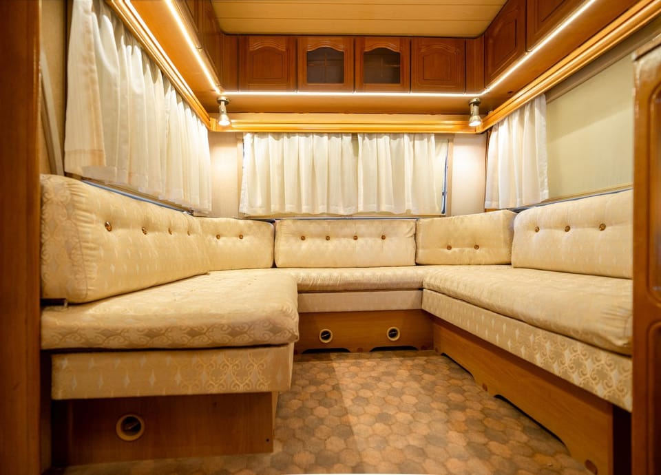 Noma Caravans - A Luxury Caravan Stay in the outdoors Capsule hotel in Oman