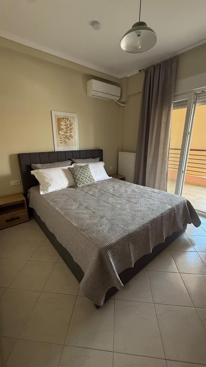 Bed, Bedroom, air conditioner