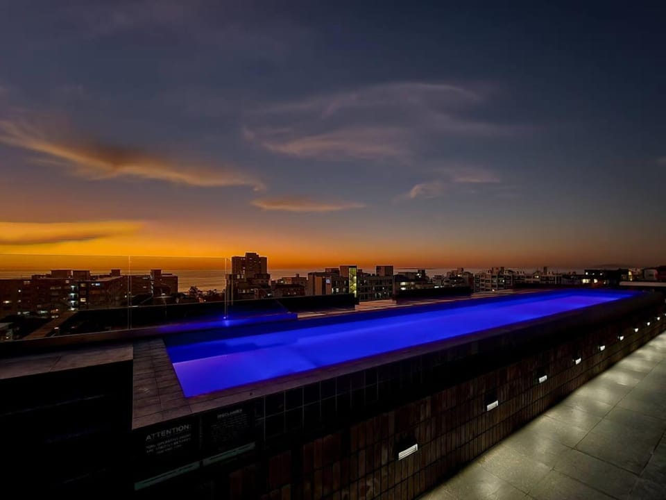 Spacious And Modern 2 BR In The Heart Of Sea Point Apartment in Sea Point