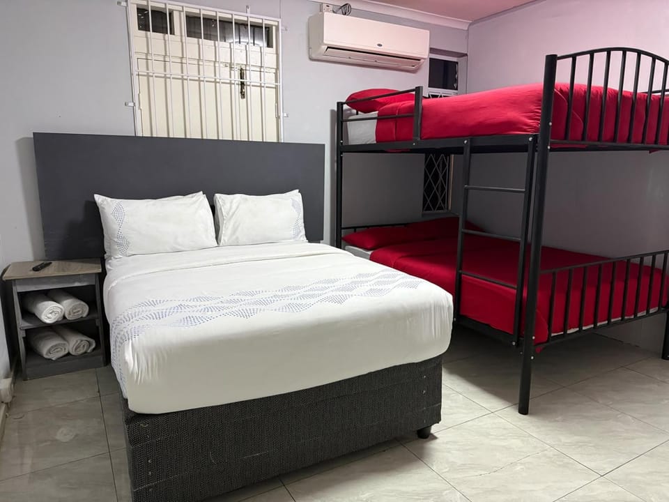 JH Boss Lady Guests house Bed and Breakfast in Durban