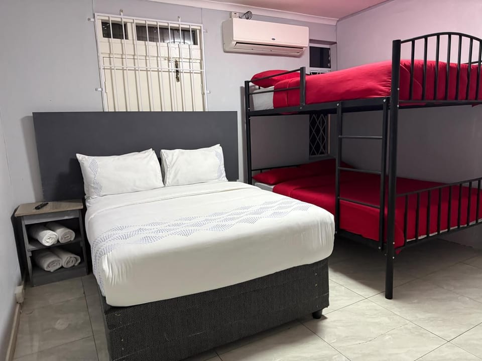 JH Boss Lady Guests house Bed and Breakfast in Durban