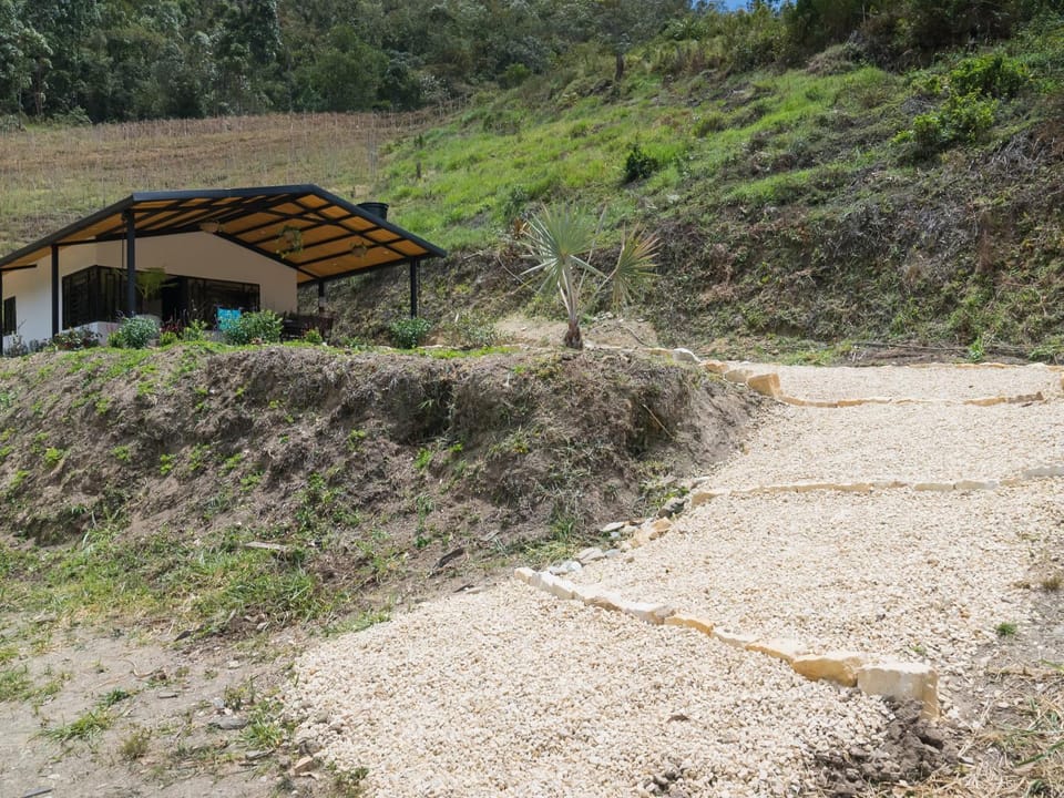 Refugio El Arrayán House in Cundinamarca, Colombia