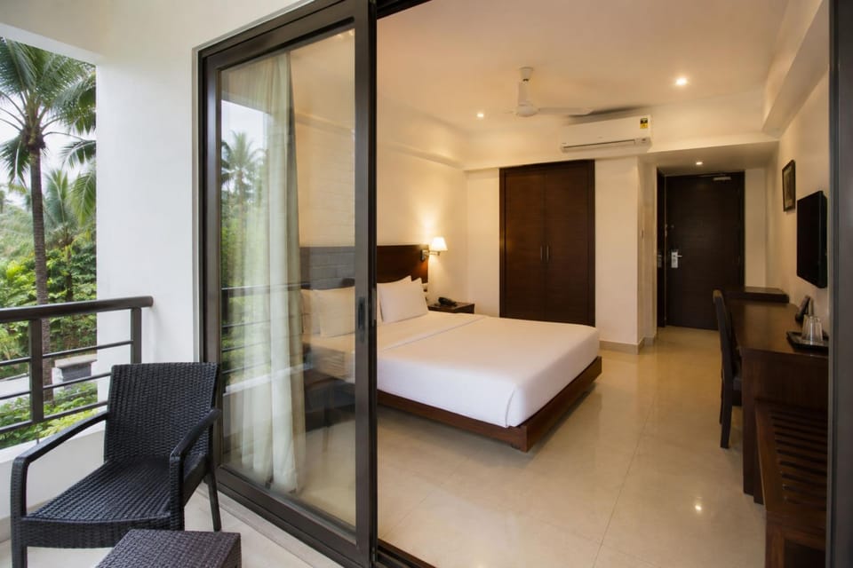 Communal lounge/ TV room, Bed, View (from property/room), Photo of the whole room, Seating area, Evening entertainment, Bedroom, air conditioner