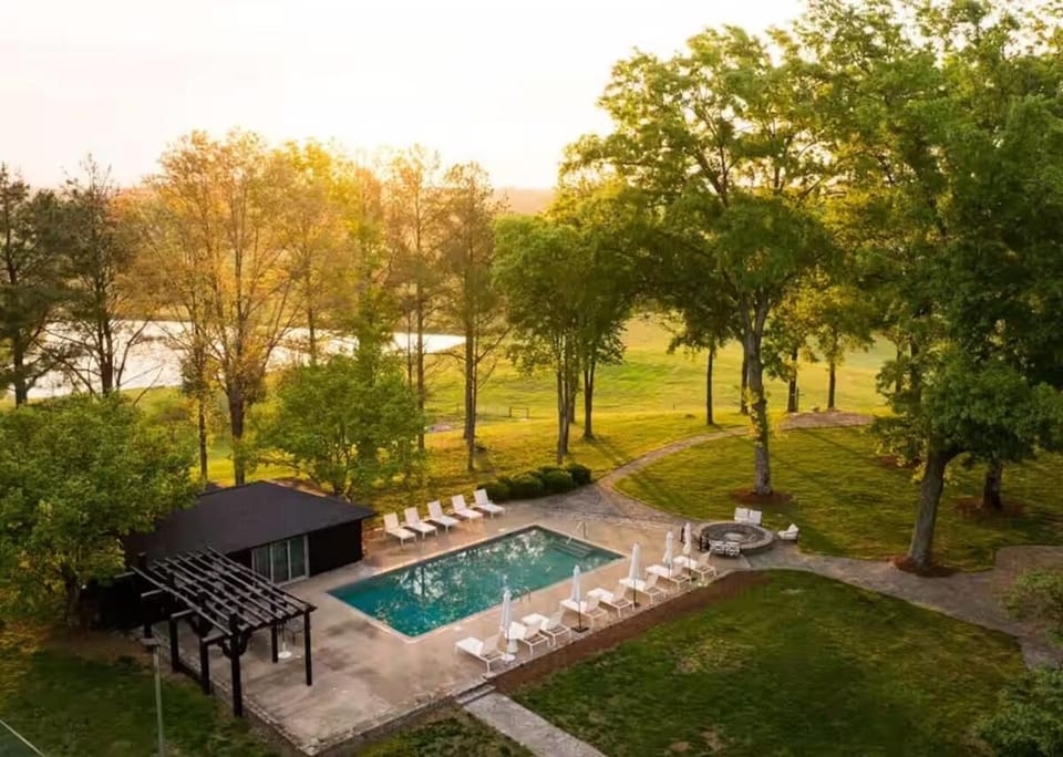 Luxury Barn House on Beautiful Farm South of Nashville House in Columbia