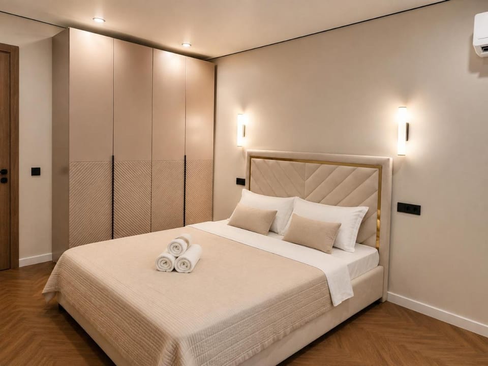 Bed, Bedroom, towels, wardrobe