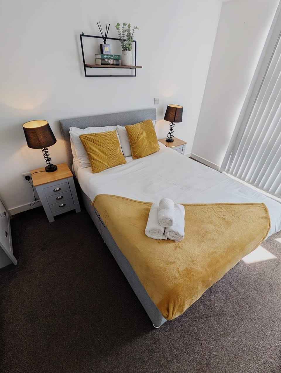 Bed, Photo of the whole room, Bedroom, towels