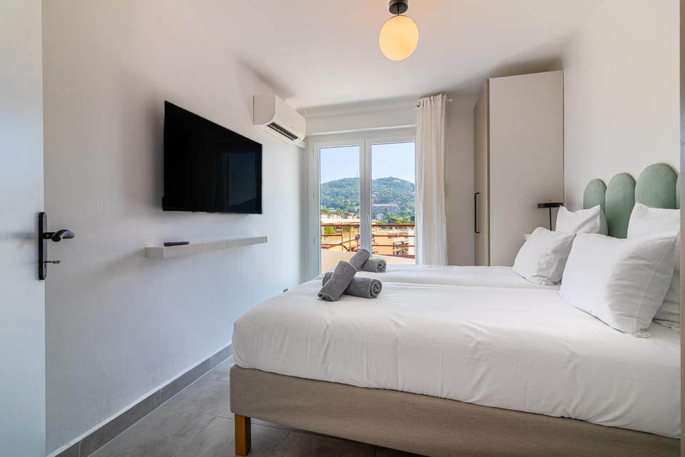 APPARTEMENT 70m2 DERNIER ÉTAGE LE CANNET VUE MER Apartment in Cannes
