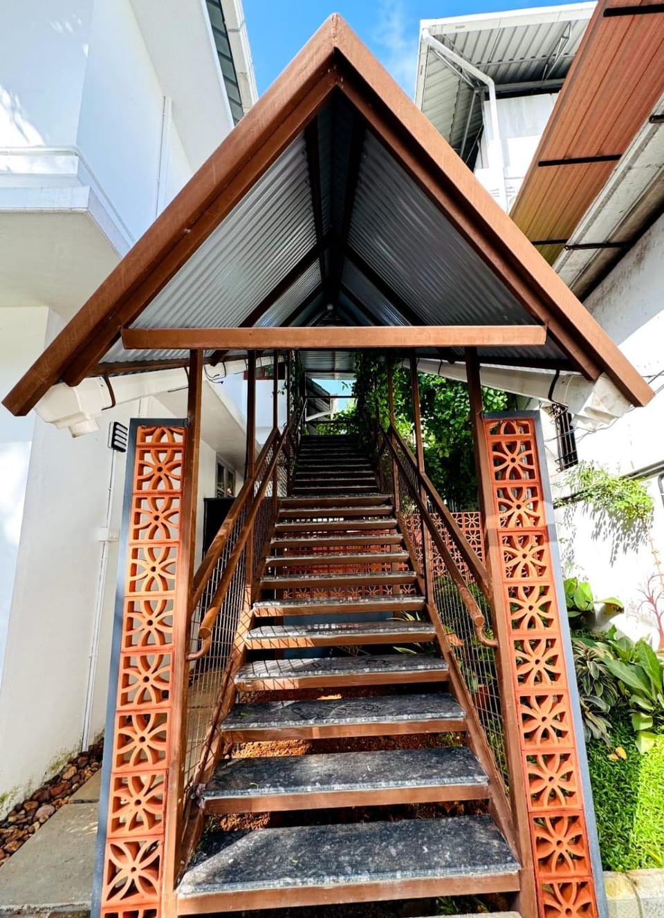 Property building, Day