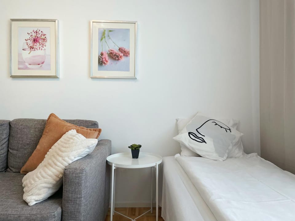 Bed, Living room, Seating area