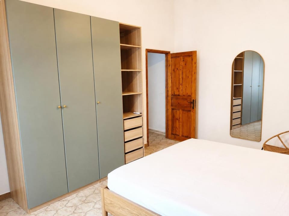 Bed, Photo of the whole room, Bedroom, wardrobe