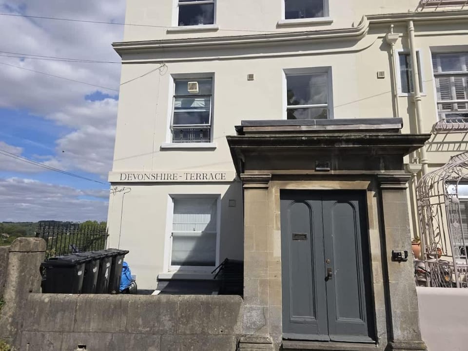 Wellsway View Apartment in Bath