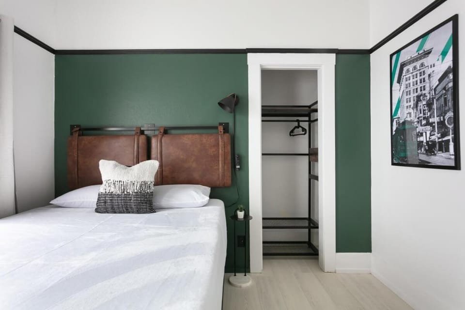 Gaslamp District Gem Studio with Private Entrance Apartment in Gaslamp Quarter