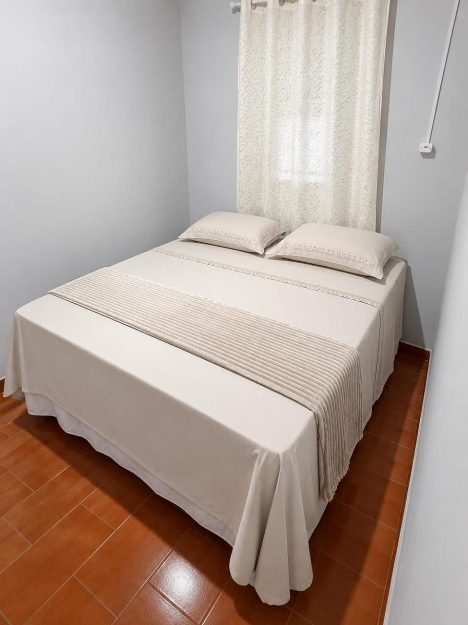 Bed, Bedroom, air conditioner