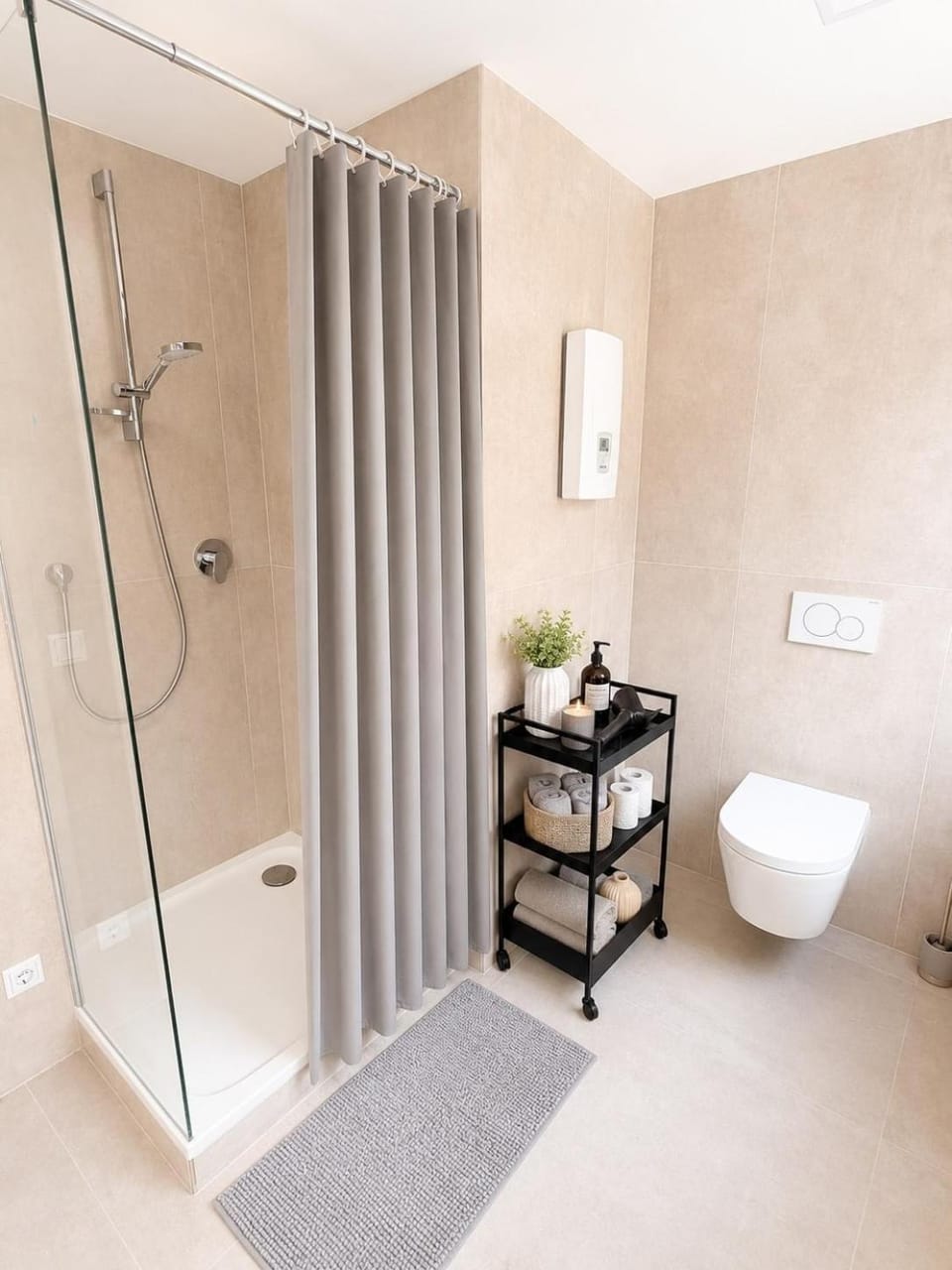 Shower, Toilet, Bathroom, towels