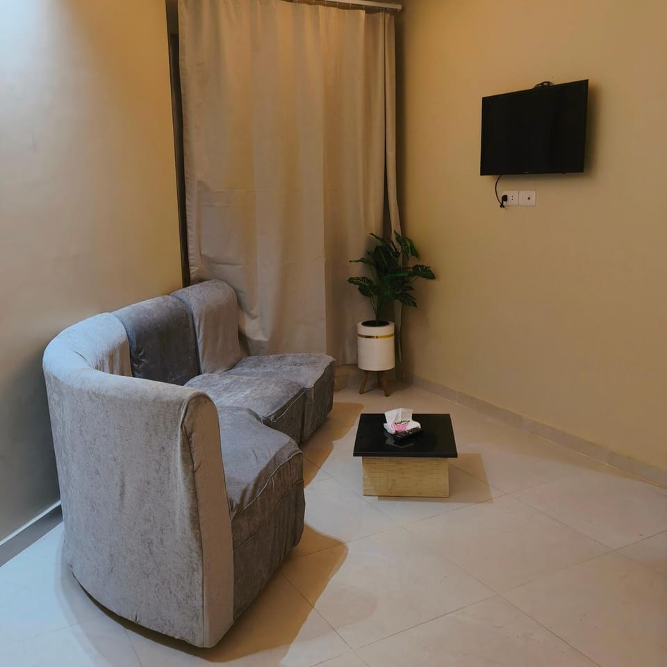 Communal lounge/ TV room, TV and multimedia, Living room, Seating area