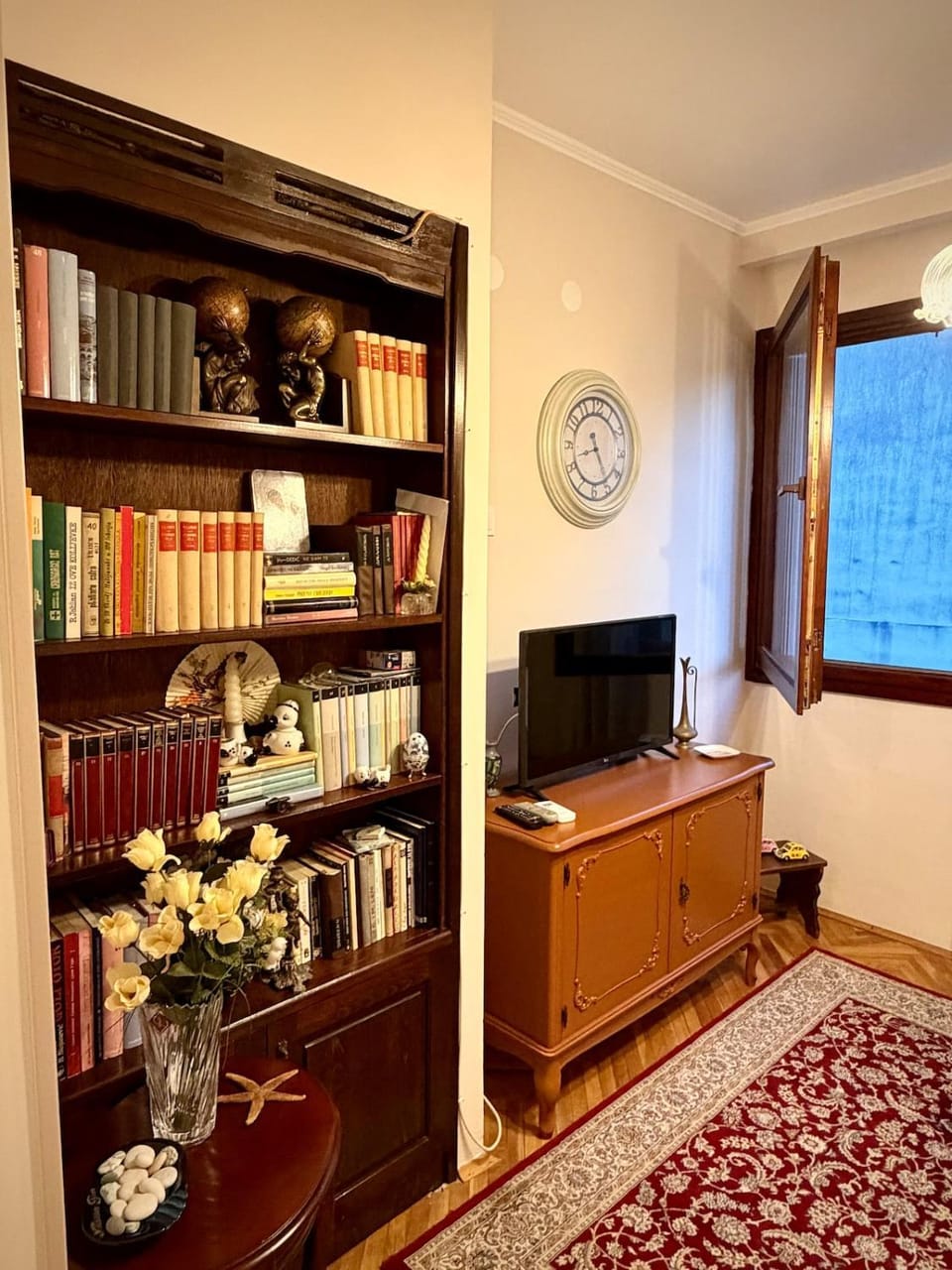 The Pine story, Cozy terrace 5 min to beach Apartment in Budva Municipality