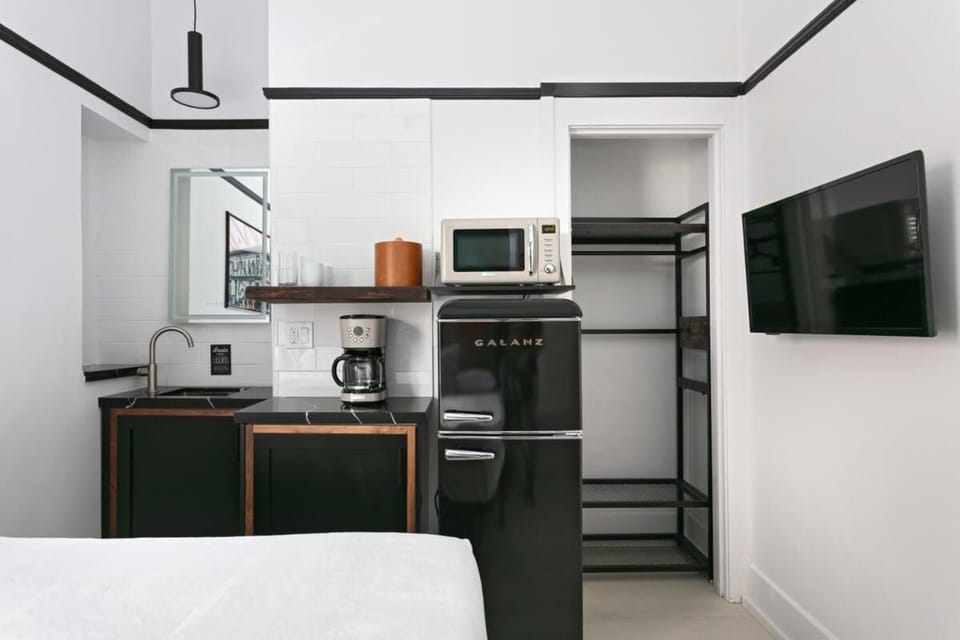 Gaslamp District Gem Private Room & Luxury Apartment in Gaslamp Quarter