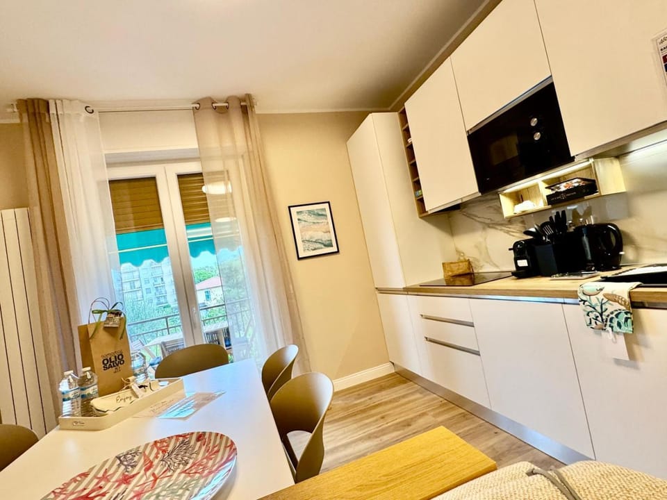 Kitchen or kitchenette, Living room, Seating area, Dining area, dishwasher, stove