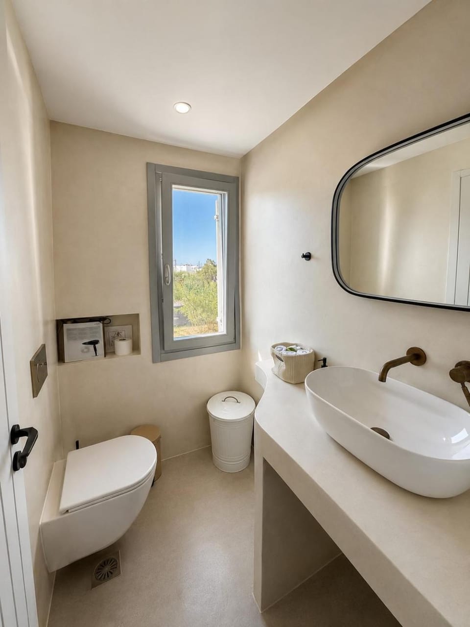 Spacious Cycladic House near Logaras Beach House in Decentralized Administration of the Aegean