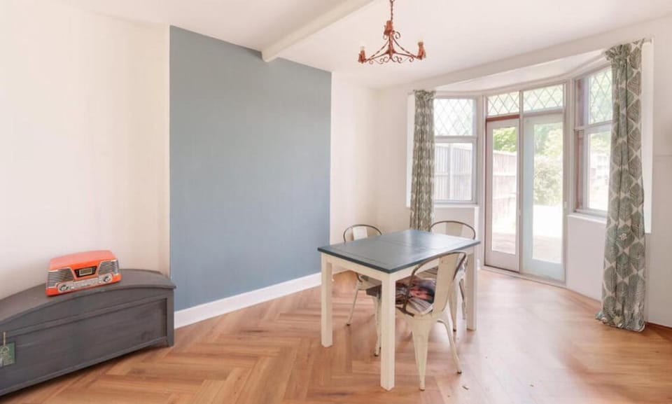 3 bed House near Hove Park House in Hove