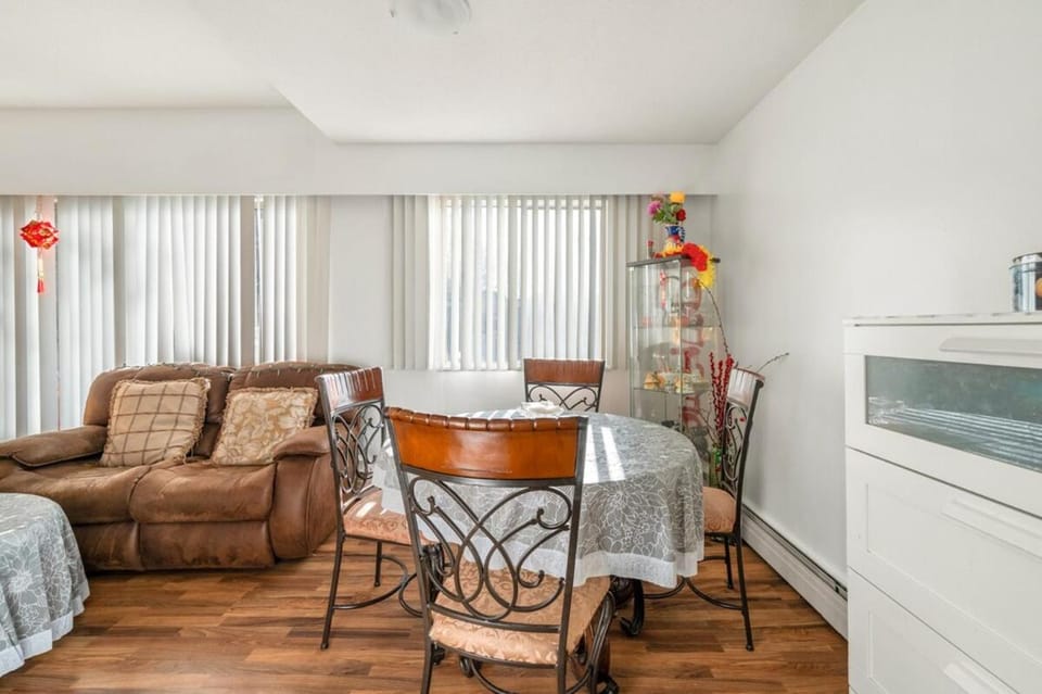Central Vancouver 1BD Close to Transit Apartment in Vancouver