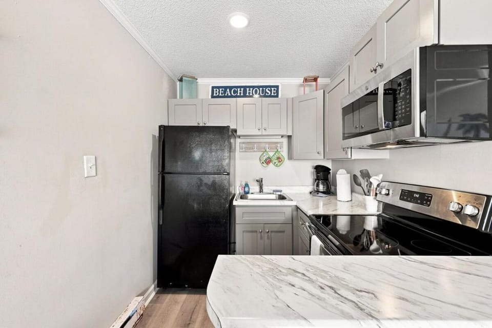 Water's Edge - Coastal Condo with Ocean Views Apartment in North Topsail Beach