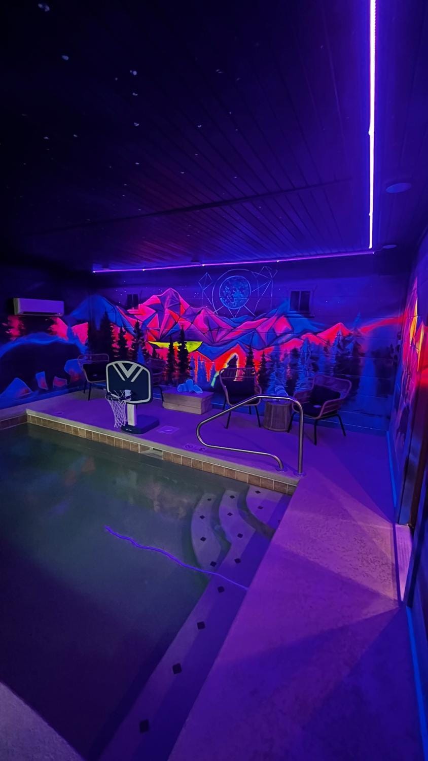 Night, Activities, Decorative detail, Seating area, Swimming pool