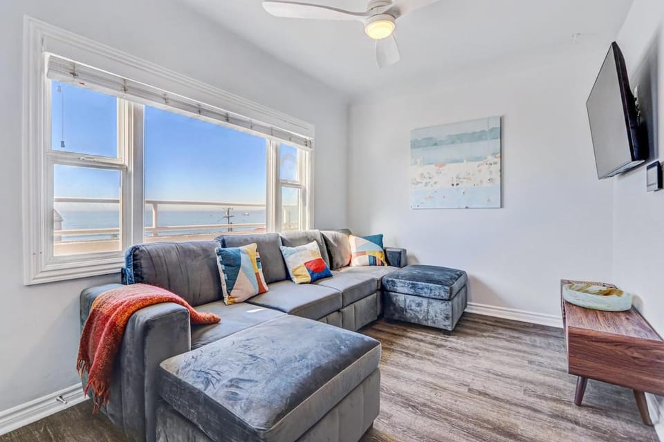 CasaBella - Ocean Breeze in El Porto suite Apartment in Manhattan Beach