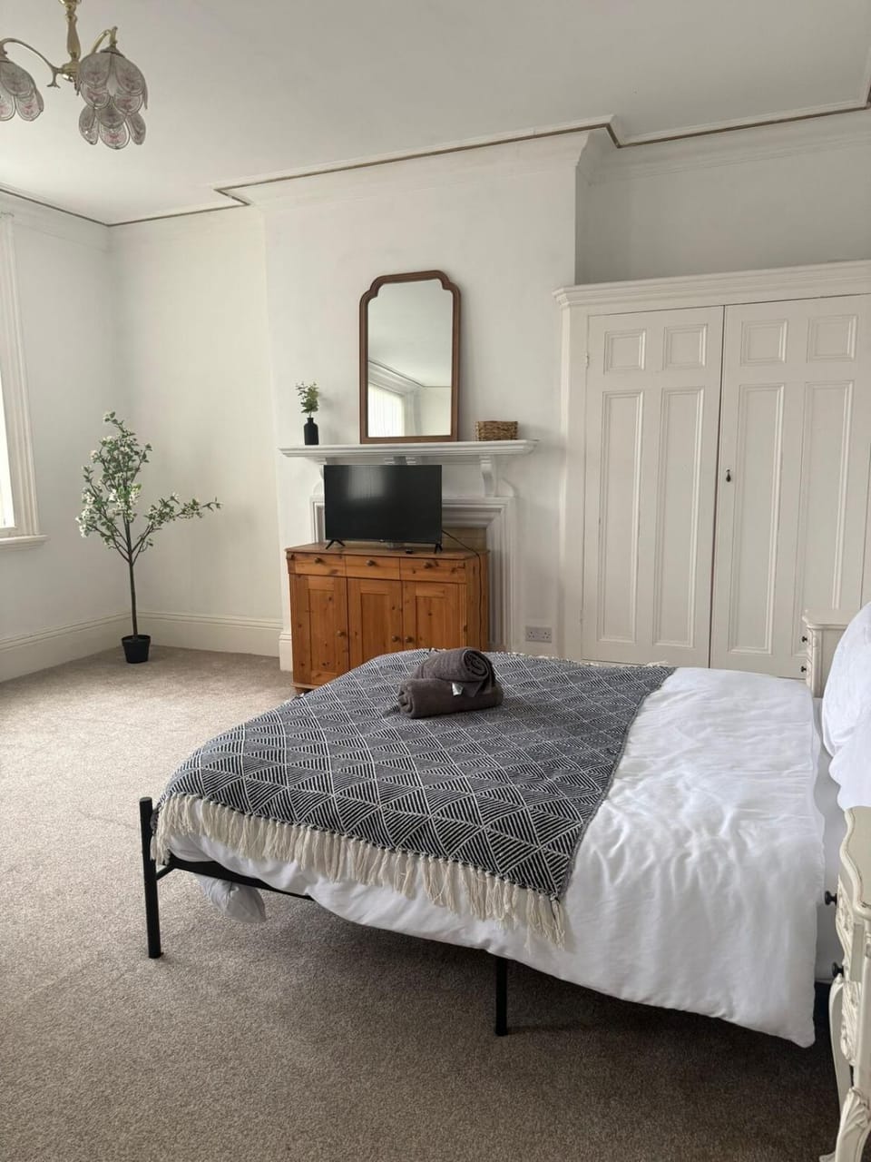 Contractor-Friendly 5BR House - Close to DMU Apartment in Leicester