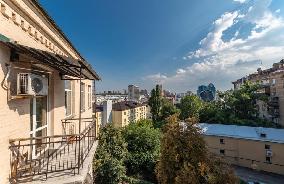 Luxury 2-Bedroom Apartment, City Center, Metro Apartment in Kiev City - Kyiv
