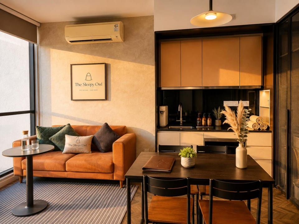 Kitchen or kitchenette, Living room, Seating area, Dining area, air conditioner