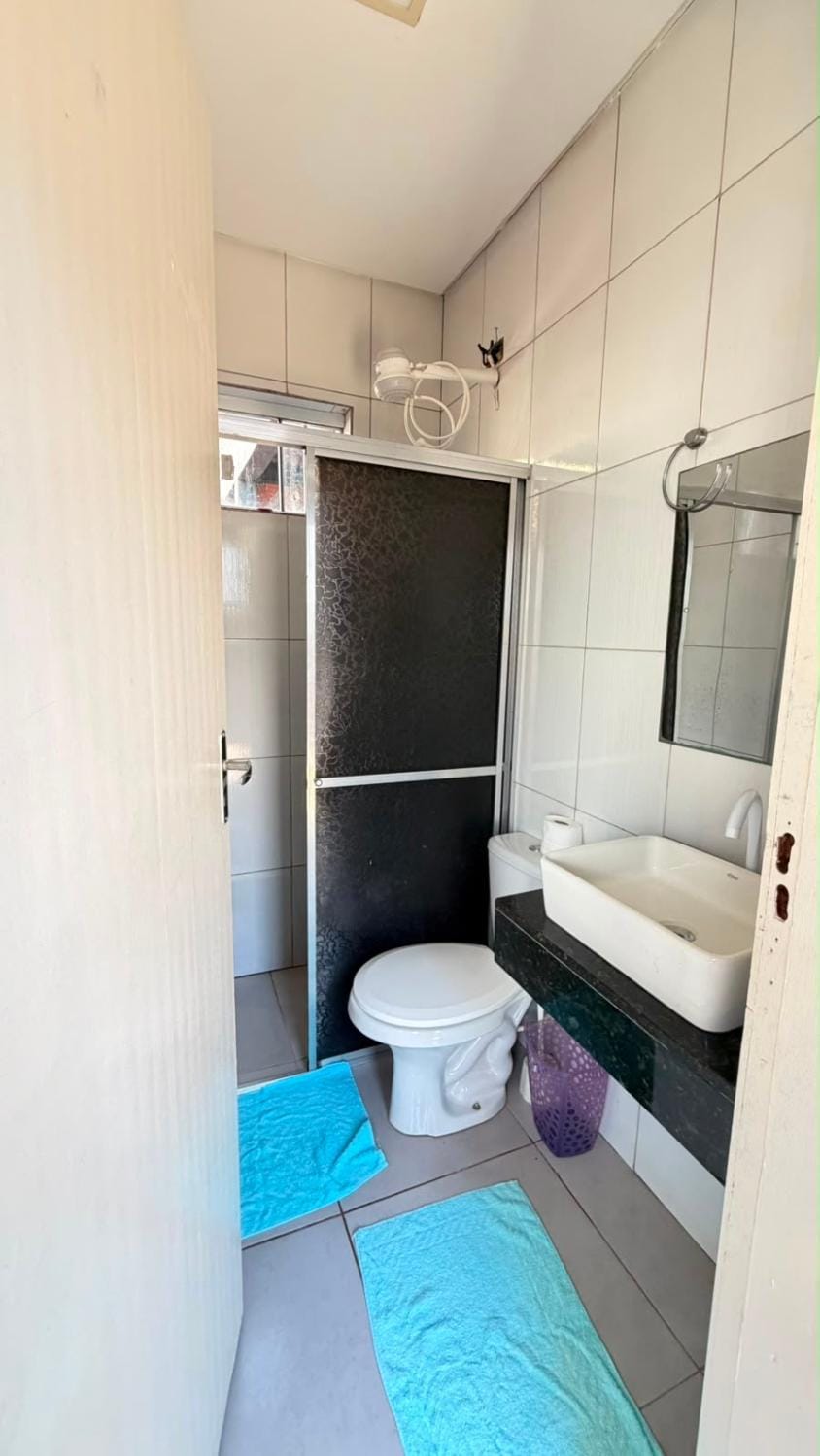 Shower, Toilet, Bathroom, towels
