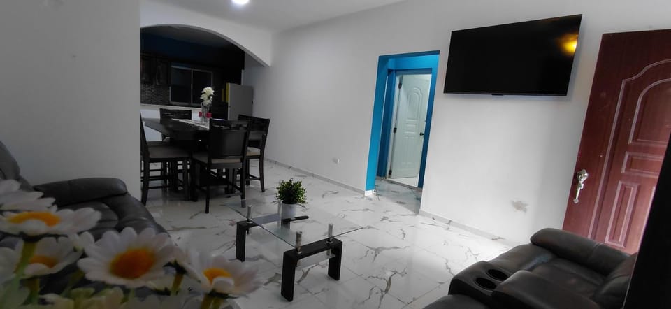 Communal lounge/ TV room, TV and multimedia, Living room