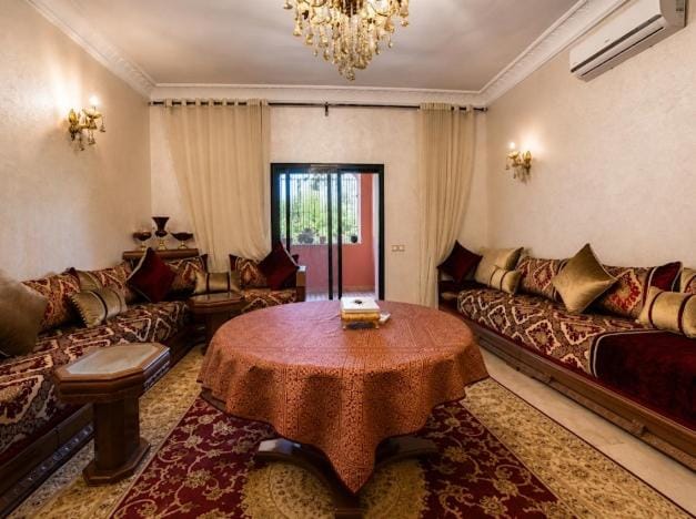 Luxurious Family Home Pool Garden Private Parking Apartment in Marrakesh