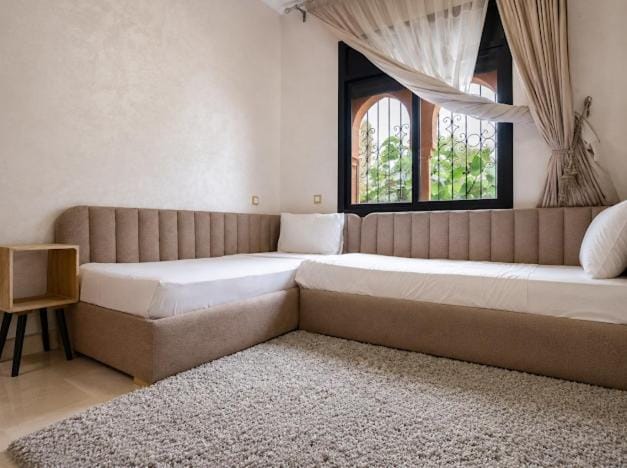 Luxurious Family Home Pool Garden Private Parking Apartment in Marrakesh