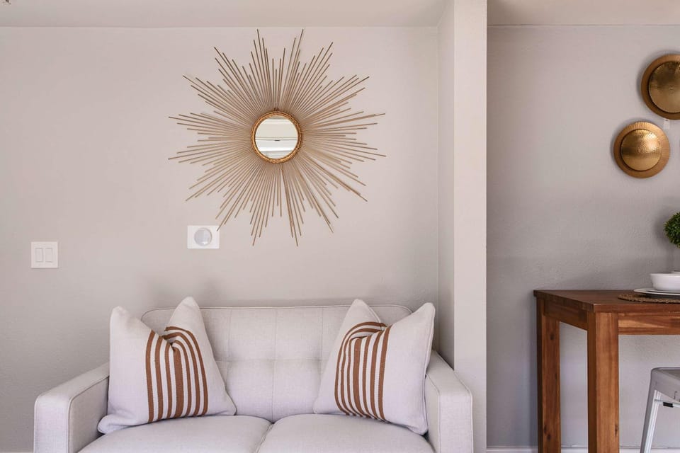 Modern Gaslamp Studio Bright Design & Walk to Hotspots Apartment in Gaslamp Quarter