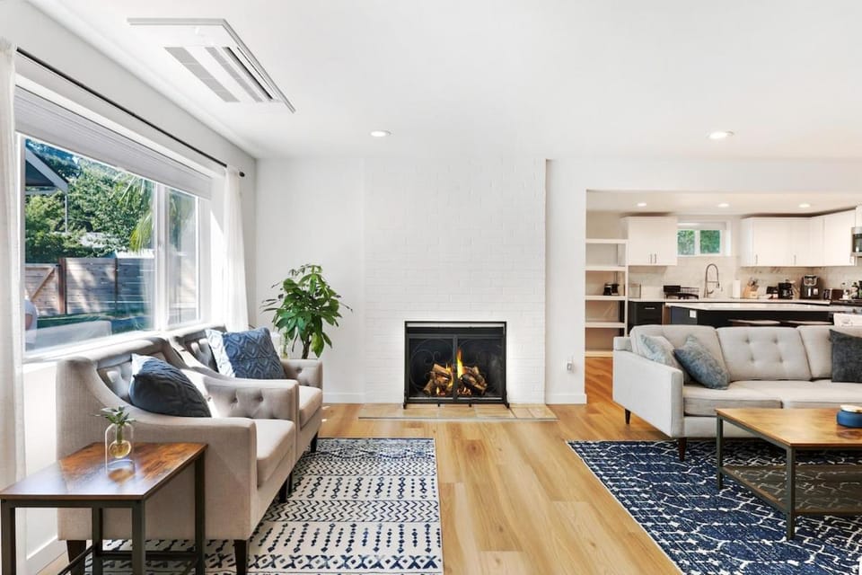 Modern West Seattle Suite - With AC - Sleeps 6 Apartment in Seattle